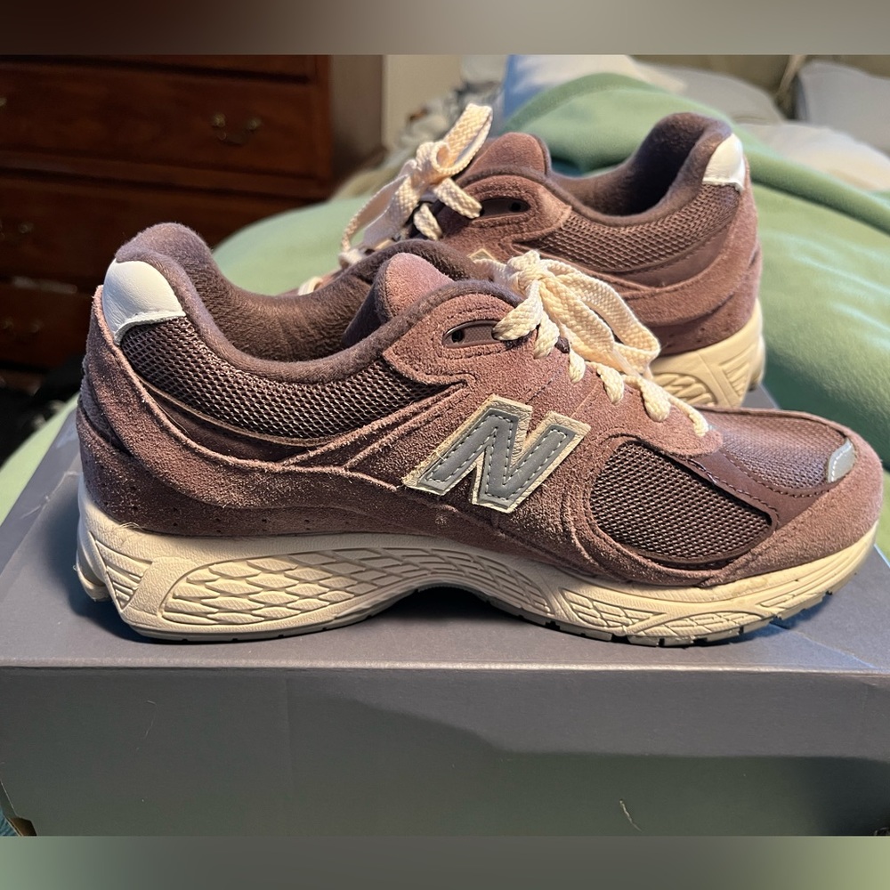 NEW BALANCE 2002r BLACK FIG MENS 7